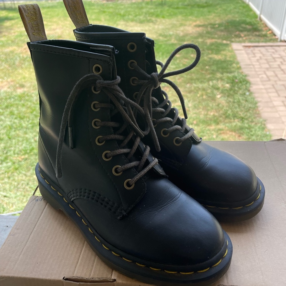 COPY - VEGAN DR MARTEN’s boots